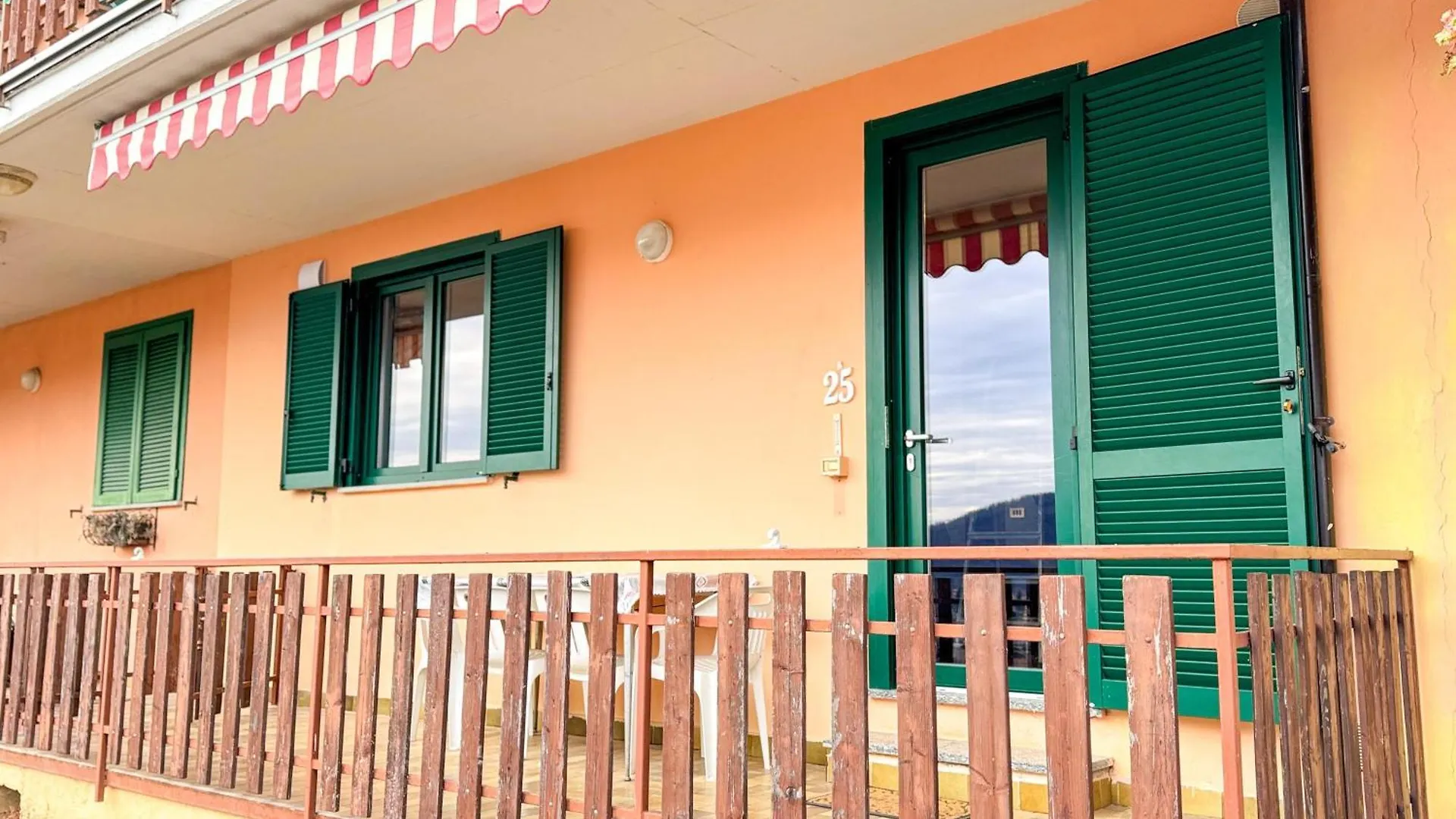 Casa Vacanza In Posizione Panoramica Lago D'Iseo Sarnico Italy