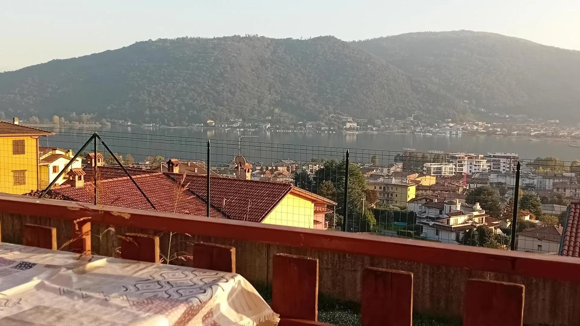 Apartment Casa Vacanza In Posizione Panoramica Lago D'Iseo Sarnico